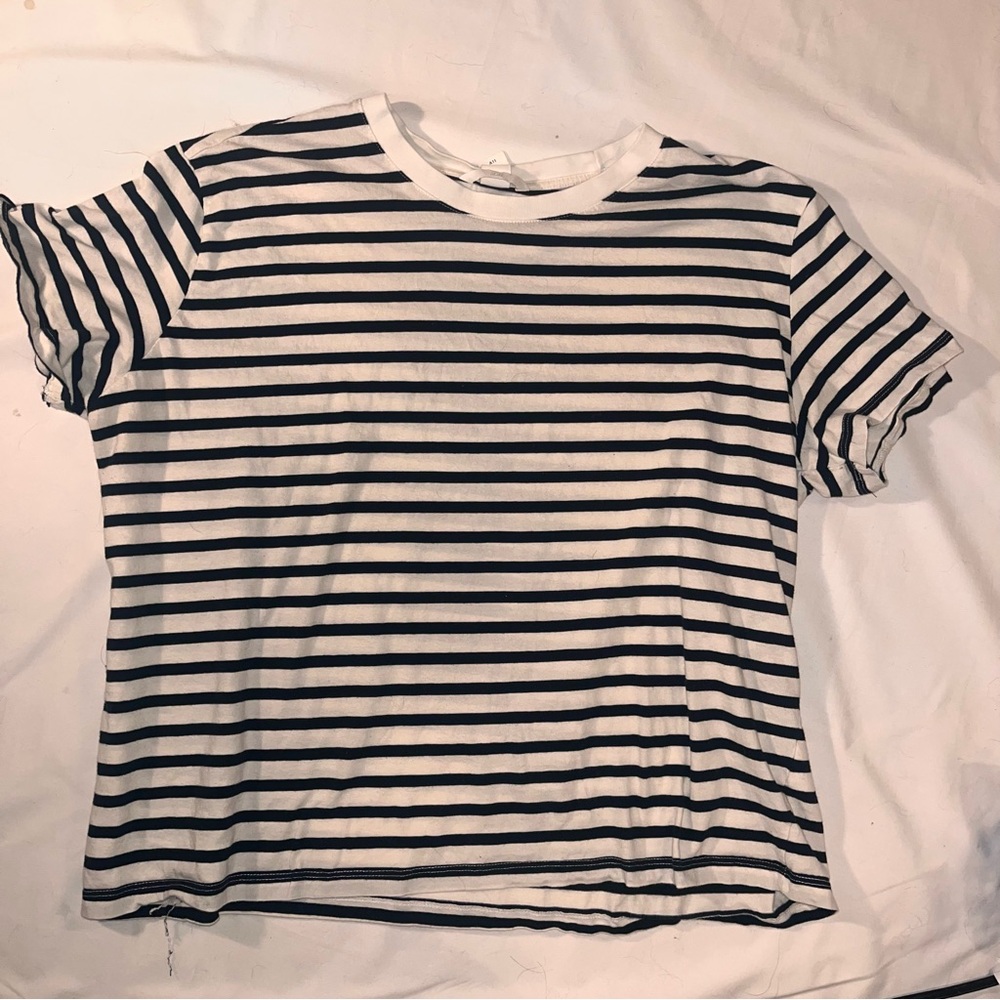 H&M sz XXL Black and White Striped T-Shirt